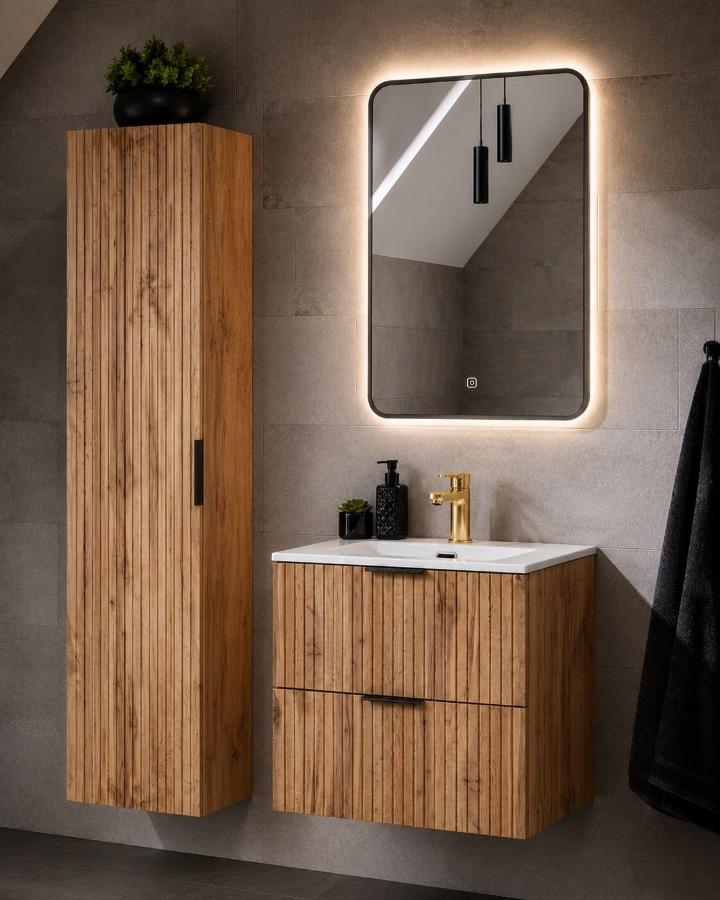 KOMPLETT BADEROMSMØBELSETT ADEL OAK 60 CM – HØYSKAP, MØBELSERVANT OG LED-SPEIL, ARMATUR